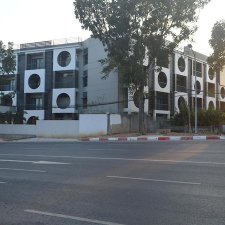 Airport Avenue Hotel Gyogon Dış mekan fotoğraf