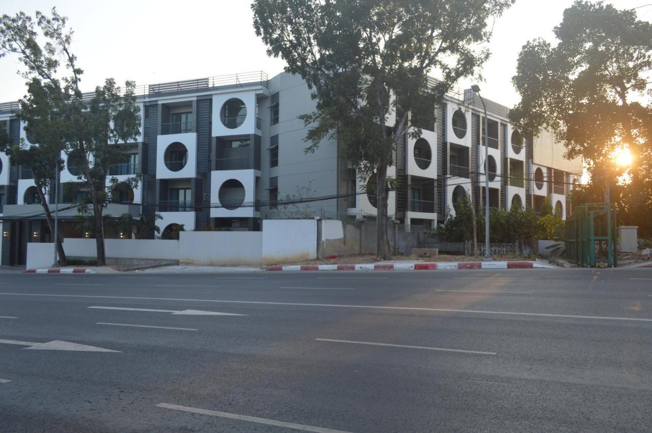 Airport Avenue Hotel Gyogon Dış mekan fotoğraf